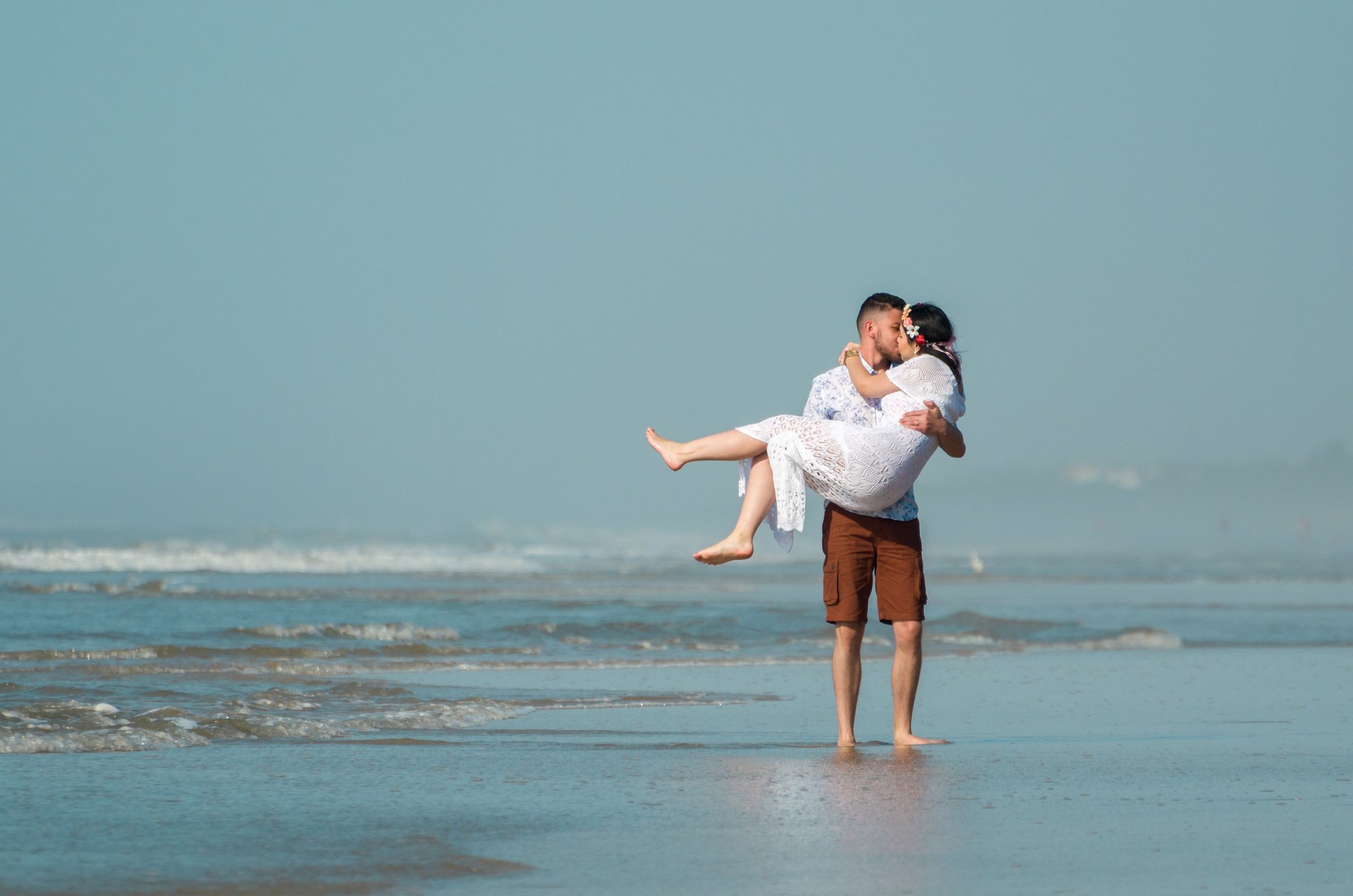 Pre wedding couple and amazing landscape in Torres beach.